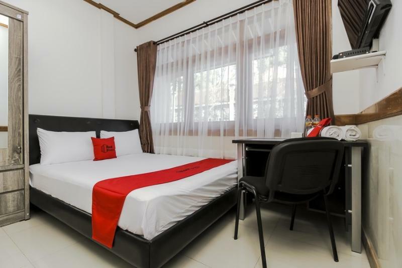 Hotel Reddoorz Near Politeknik Negeri 3*