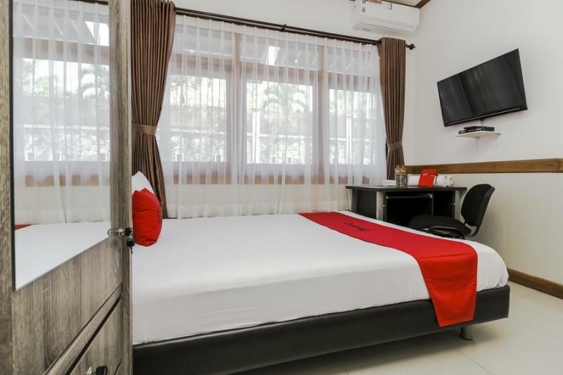 Hotel Reddoorz Near Politeknik Negeri Bandung